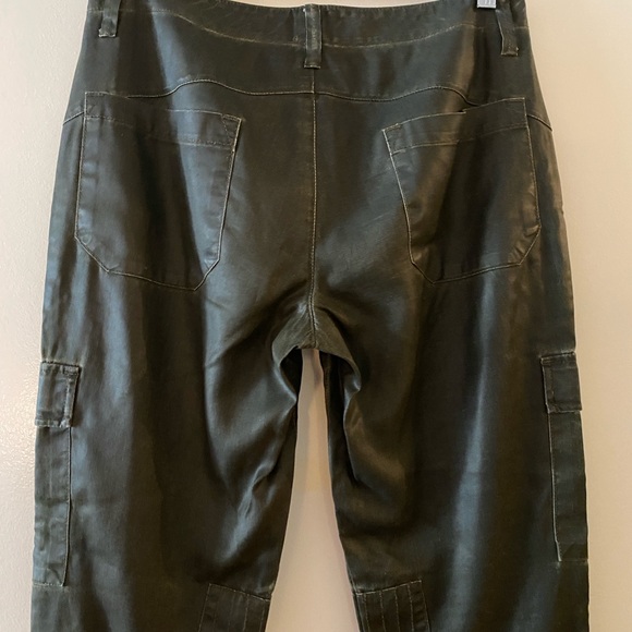 DWP Cargo Pants in Olive - Picture 6 of 15